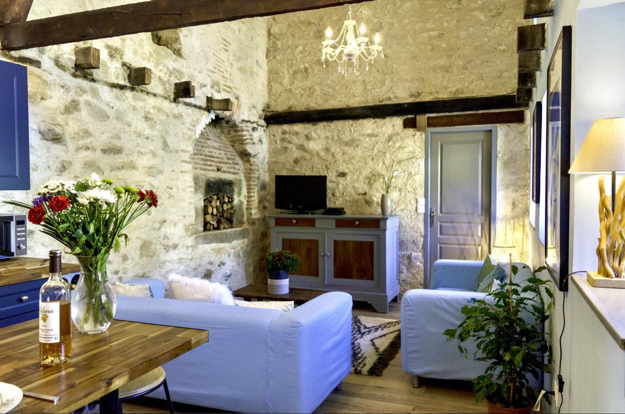 Petite Maison De Mouton Azat-le-Riz Exterior photo