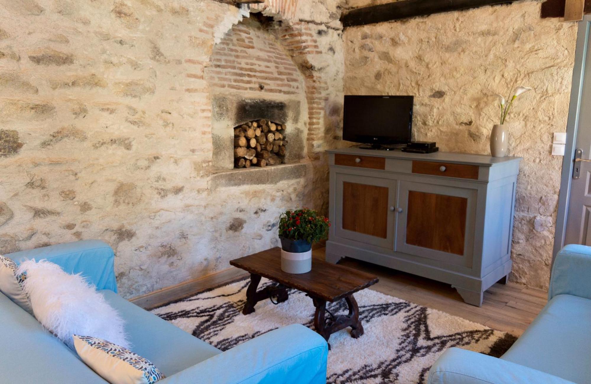 Petite Maison De Mouton Azat-le-Riz Exterior photo